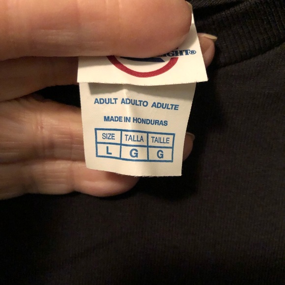 Brogan’s deep sea fishing T-shirt.              (inventory tub #1). - Picture 4 of 5